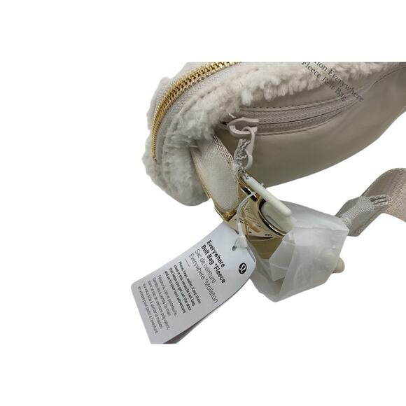 ivory sherpa belt bag lululemon Amazon.com: Athletica Everywhere Fleece (Light Ivory) : Clothing, Shoes & Jewelry Lululemon Everywhere Belt Bag Bone